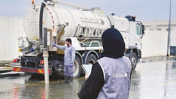 «فارس» يدعم سرعة التعامل مع طوارئ الأمطار في دبي