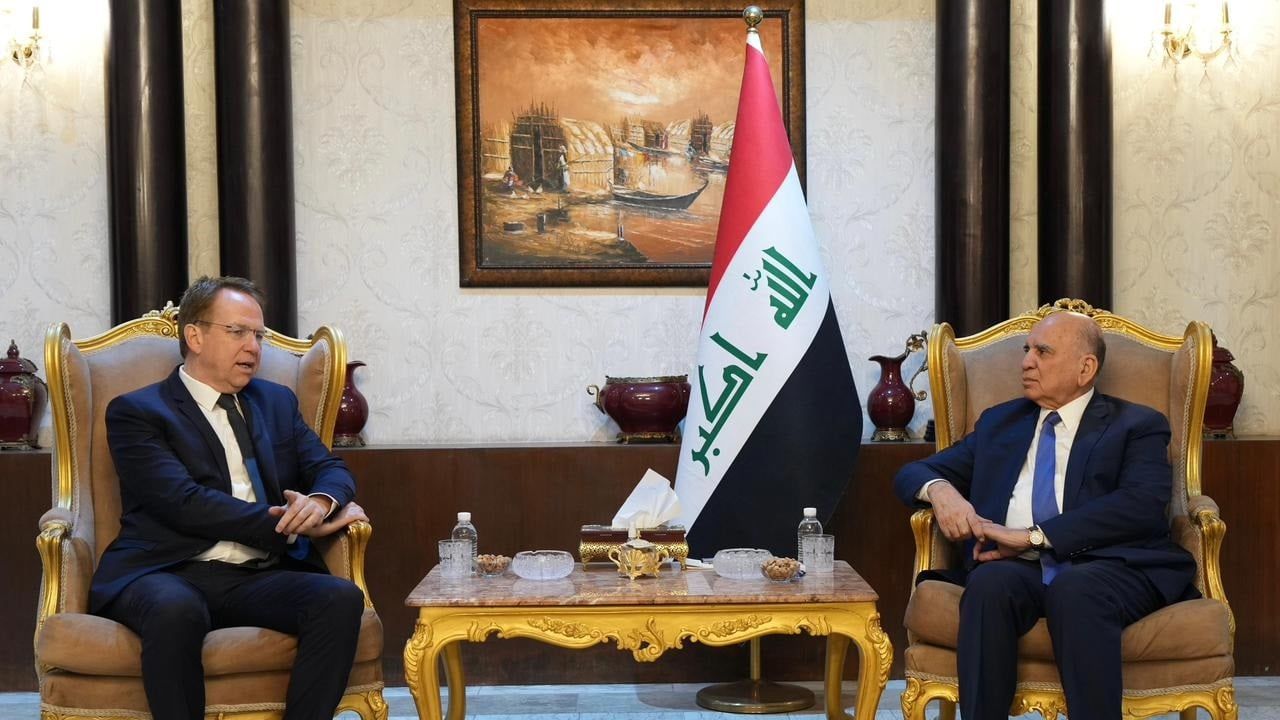 بغداد وباريس تبحثان جهود استئناف المفاوضات ووقف الحرب