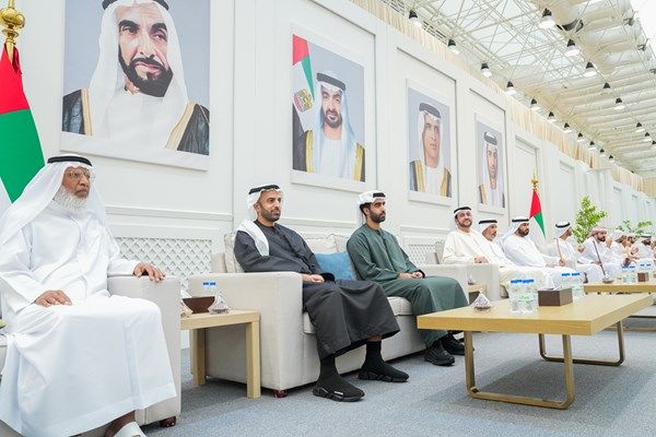 ولي عهد رأس الخيمة يحضر العُرس الجماعي الثاني عشر