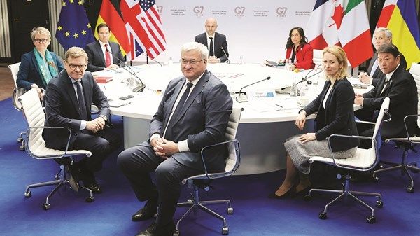 «وزراء خارجية السبع»: ضرورة استعادة حرية الملاحة الآمنة دون عوائق في مضيق هرمز