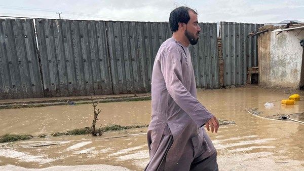 فيضانات قوية بأفغانستان تودي بحياة 17 شخصاً