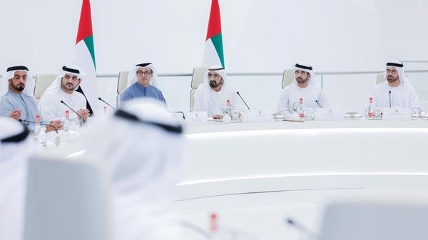 محمد بن راشد يترأس اجتماعاً لمجلس الوزراء