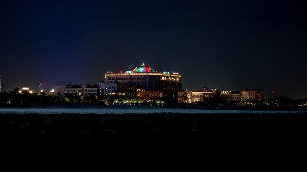 معالم بارزة في الدولة تشارك في ساعة الأرض بإطفاء أضوائها