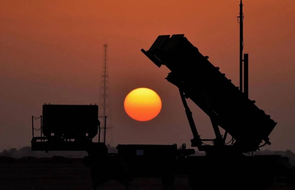 الدفاعات السعودية تعترض 3 صواريخ وسقوط 4 في مياه الخليج ومناطق غير مأهولة