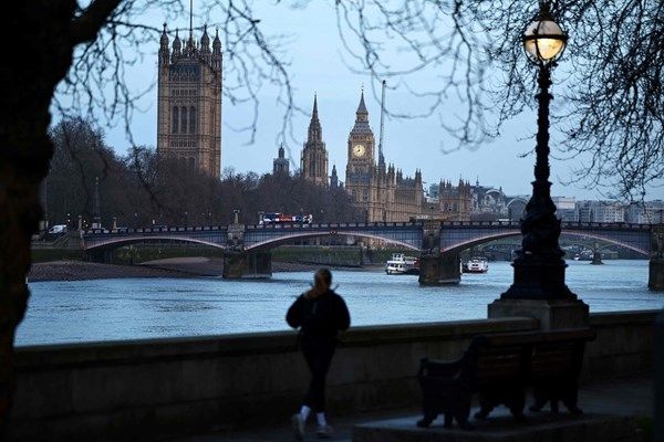 انتقال معظم الدول الأوروبية إلى العمل بالتوقيت الصيفي