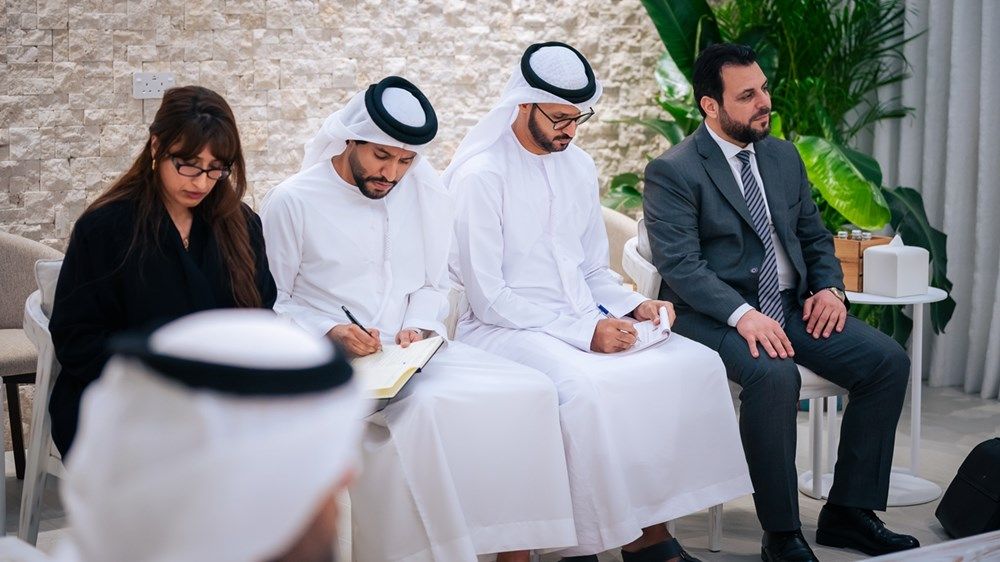 رئيس الدولة يتلقى رسالة خطية من الرئيس السوري تسلمها عبدالله بن زايد