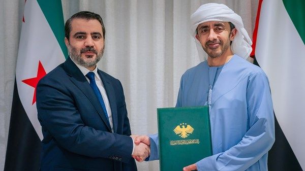 رئيس الدولة يتلقى رسالة خطية من الرئيس السوري تسلمها عبدالله بن زايد