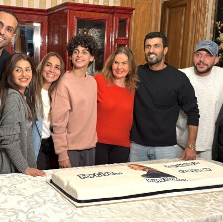 بالصور- هكذا احتفل محمد سامي وفريق مسلسل “قلب شمس” بعيد ميلاد يسرا
