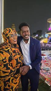 شاهد بالفيديو.. حمزة عوض الله يهاجم الشاعرة داليا الياس بسبب تبادل السلام بالأحضان مع المطرب شريف الفحيل ويصف المدافعين عنها بأصحاب الفكر الديوثي