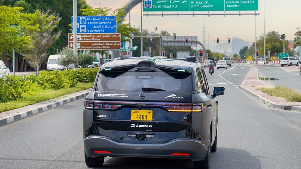 بدء التشغيل التجاري للتاكسي ذاتي القيادة في منطقتي أم سقيم وجميرا بدبي
