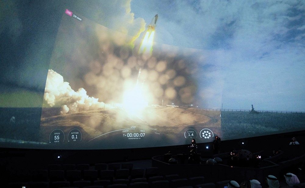 سلطان بن أحمد القاسمي يشهد إطلاق القمر الصناعي «الشارقة سات 2»