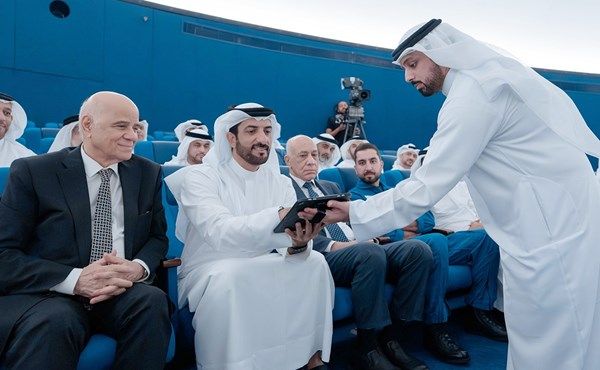 سلطان بن أحمد يطلق الهوية المؤسسية لمجمع الشارقة للفضاء