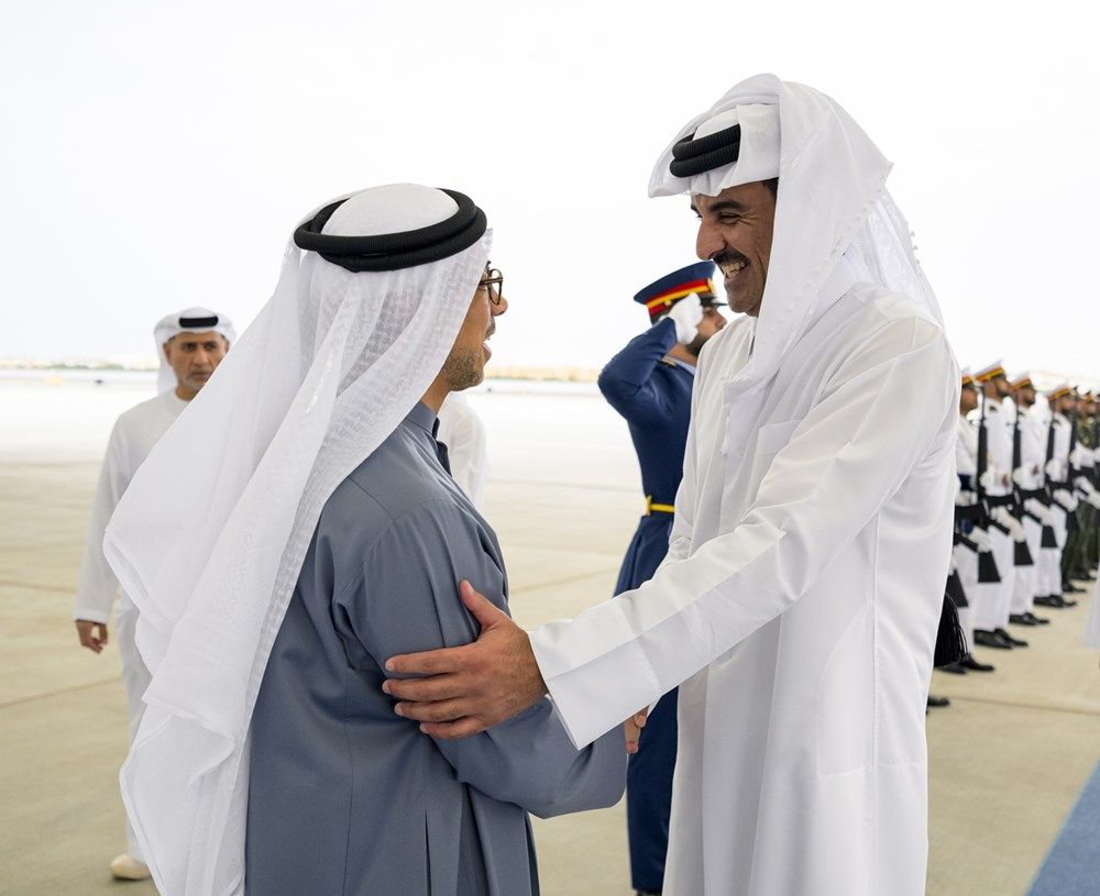 رئيس الدولة يستقبل أمير قطر خلال زيارة أخوية إلى الإمارات ويبحثان التطورات في المنطقة