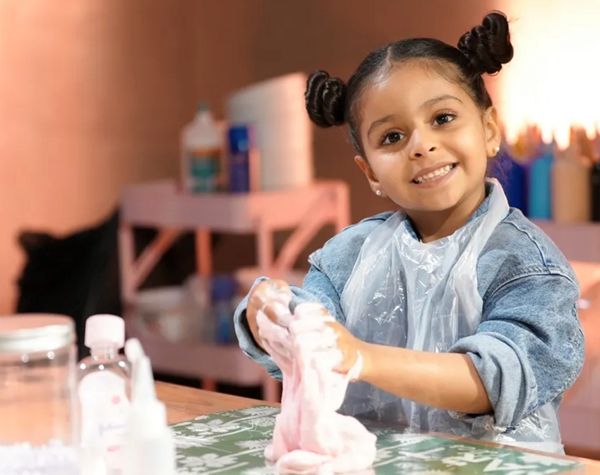 مهرجان «أثر» يجمع 17 مليون درهم لدعم حملة «وقف أم الإمارات للأيتام»