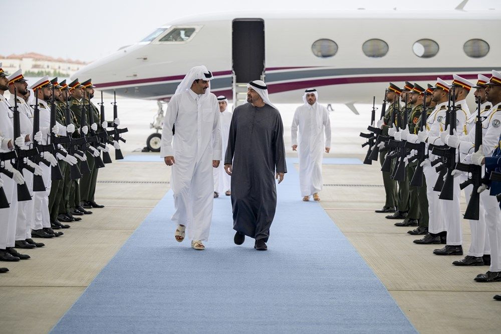 رئيس الدولة يستقبل أمير قطر خلال زيارة أخوية إلى الإمارات ويبحثان التطورات في المنطقة