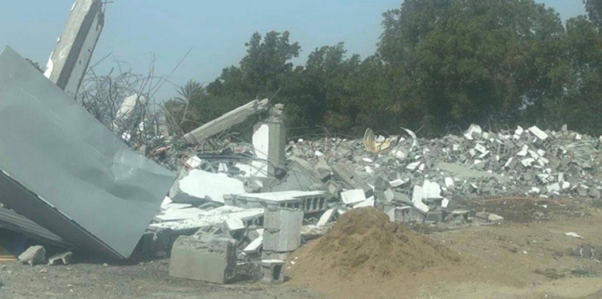 أمانة جدة تُزيل 3 مواقع إحداثات مخالفة على مساحة 3 آلاف متر مربع