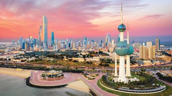 اعتداءات إرهابية بـ«مسيَّرات» إيرانية تستهدف مطار الكويت الدولي