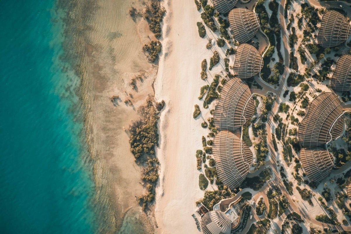 جزيرة شورى" تستقطب العائلات بعروض وتجارب مميزة