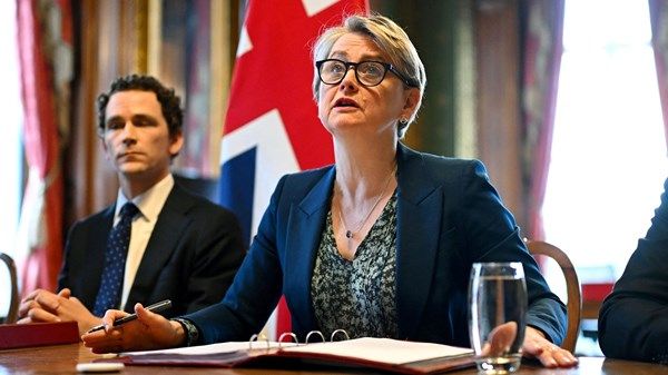 بريطانيا: إعادة فتح مضيق هرمز "ضرورة ملحّة"