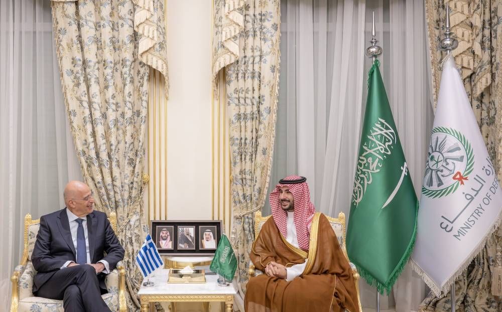 مباحثات دفاعية سعودية يونانية