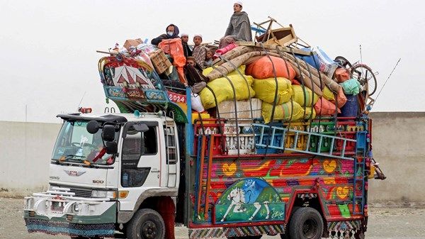 باكستان تعلن إجراء محادثات مع الحكومة الأفغانية