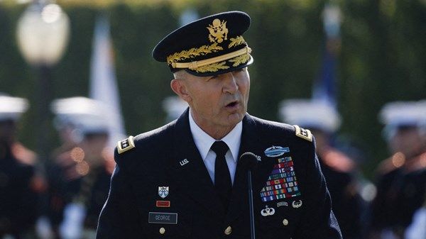 رئيس أركان الجيش الأميركي يقدّم استقالته