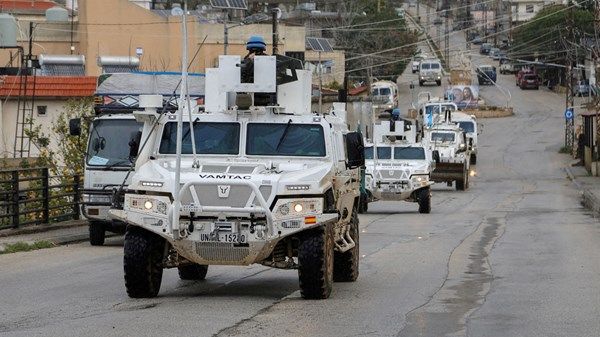 إصابة جنود من الأمم المتحدة إثر انفجار داخل قاعدتهم في لبنان