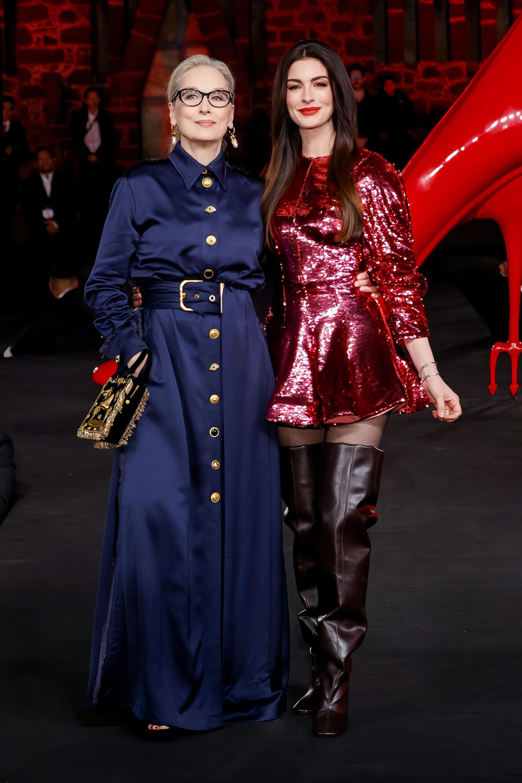 بالصور- آن هاثاوي وميريل ستريب تتألقان في العرض الأول لـ “الشيطان يرتدي برادا٢”