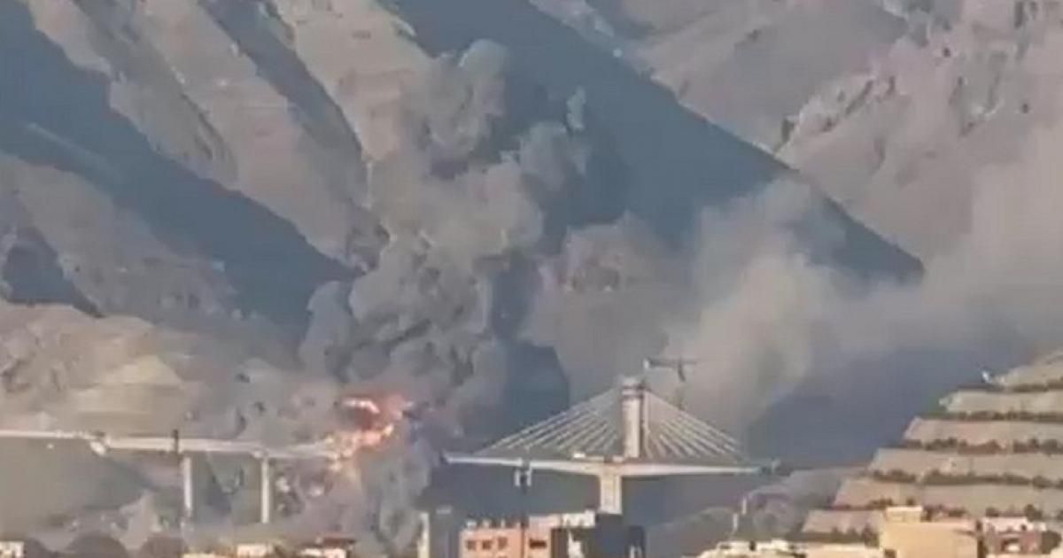 ترامب: أكبر جسر في إيران ينهار.. حان الوقت لتبرم طهران اتفاقا