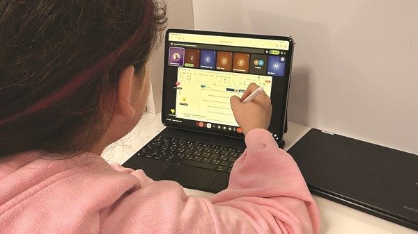 تقليص المنهج في «التعلم عن بُعد» بمدارس أبوظبي