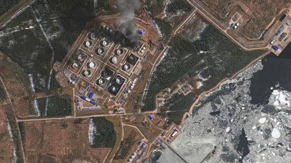 أوكرانيا: هاجمنا خط أنابيب لنقل النفط في روسيا