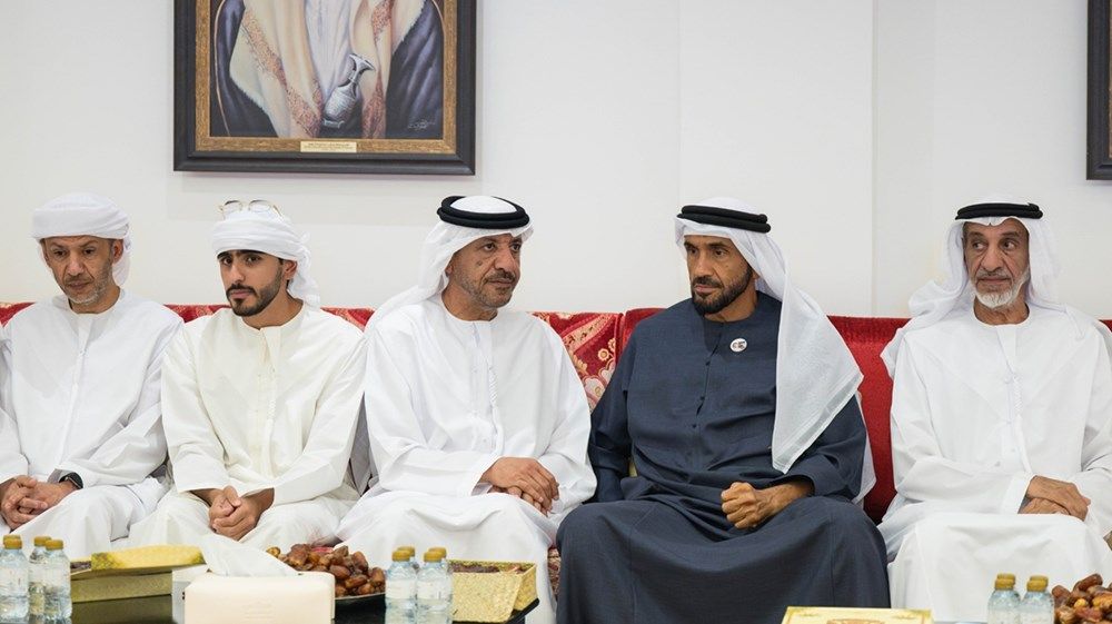 هزاع بن زايد ونهيان بن زايد يعزيان في وفاة هويدن ذيبان علي الكتبي