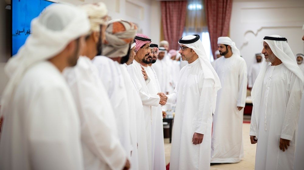 هزاع بن زايد ونهيان بن زايد يعزيان في وفاة هويدن ذيبان علي الكتبي