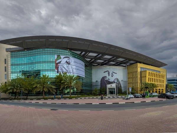 "الإمارات للبنية التحتية والإسكان" يطلع على مستجدات مشروع المحور الاتحادي الرابع