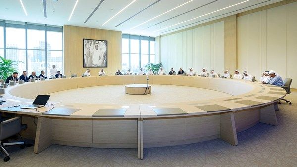 أبوظبي تتعامل مع المتغيرات العالمية بثقة واستباقية