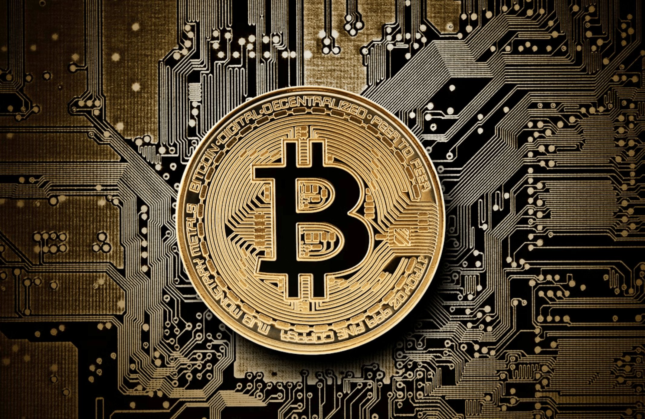 سعر البيتكوين يقترب من 70 ألف دولار والايثيريوم يستعيد 2100 دولار