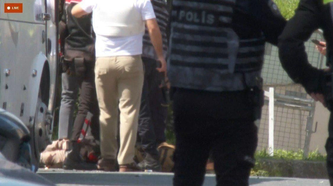 شاهد: مقتل 3 أشخاص وإصابة شرطيين في إطلاق نار بمحيط قنصلية إسرائيل بإسطنبول