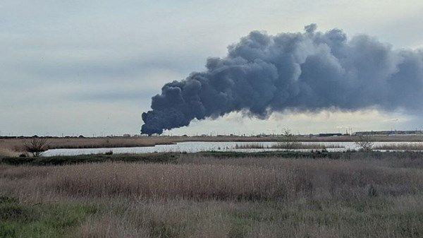 أوكرانيا: قصفنا محطة نفط روسية في شبه جزيرة القرم