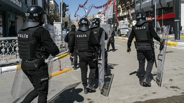 تركيا تعتقل 200 شخص في عمليات ضد "داعش"