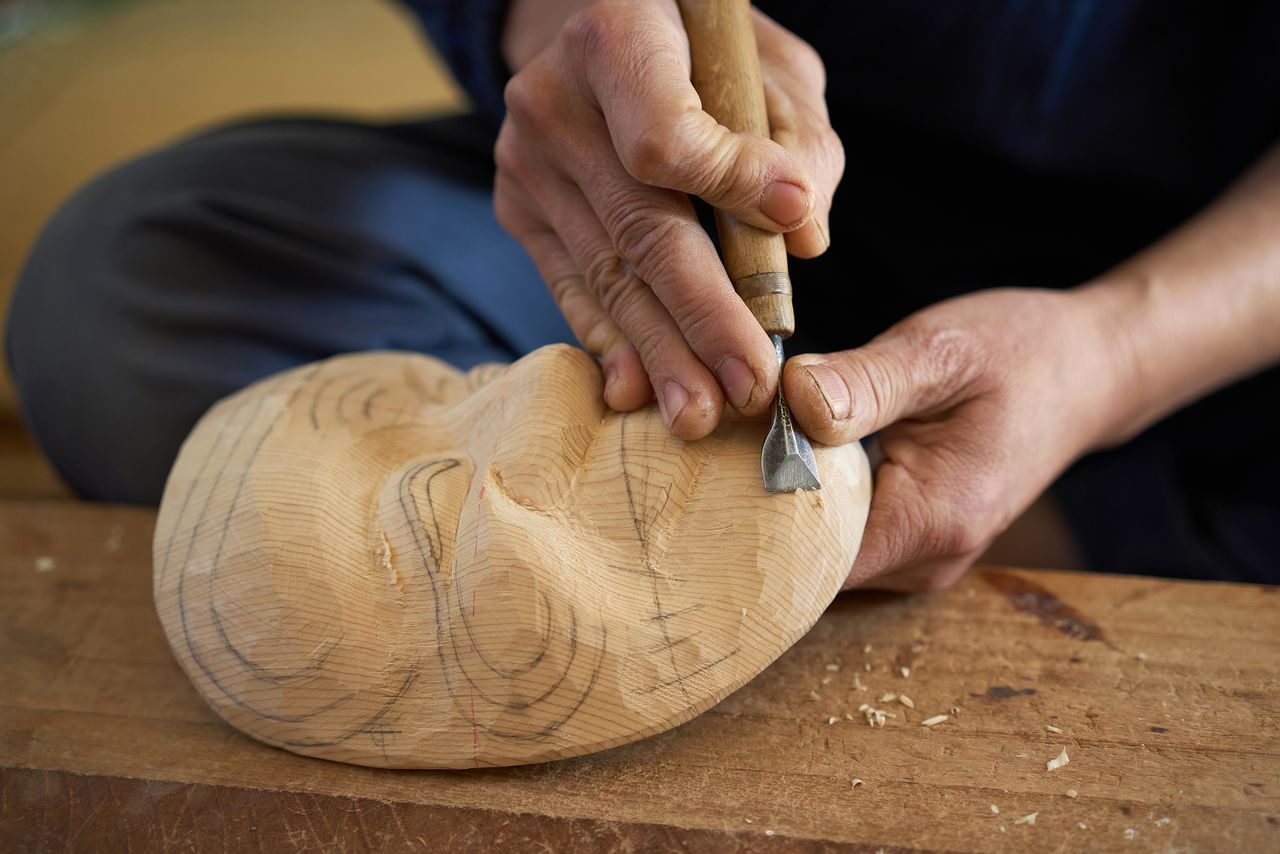 اليابان | أقنعة النو: كيف تعبّر الوجوه الثابتة عن مشاعر متغيّرة؟