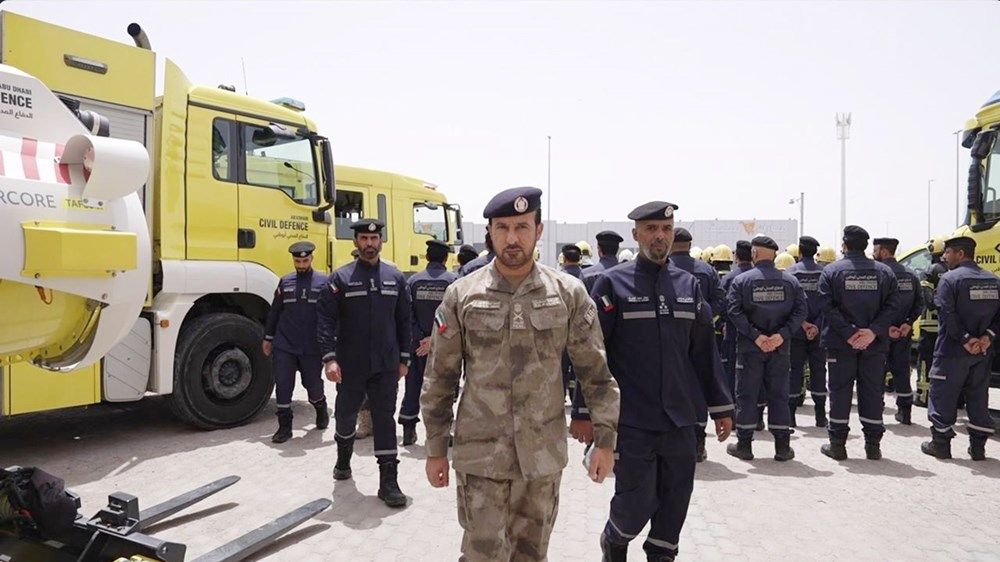 قائد عام شرطة أبوظبي يتفقد مستويات الجاهزية في مركز الدفاع المدني بمصفح