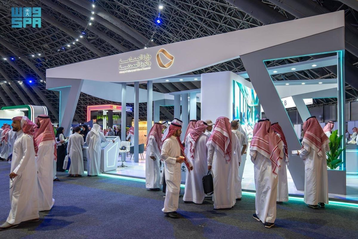 جناح وزارة الصناعة في الملتقى المهني يبرز ضمن المحطات التفاعلية اللافتة