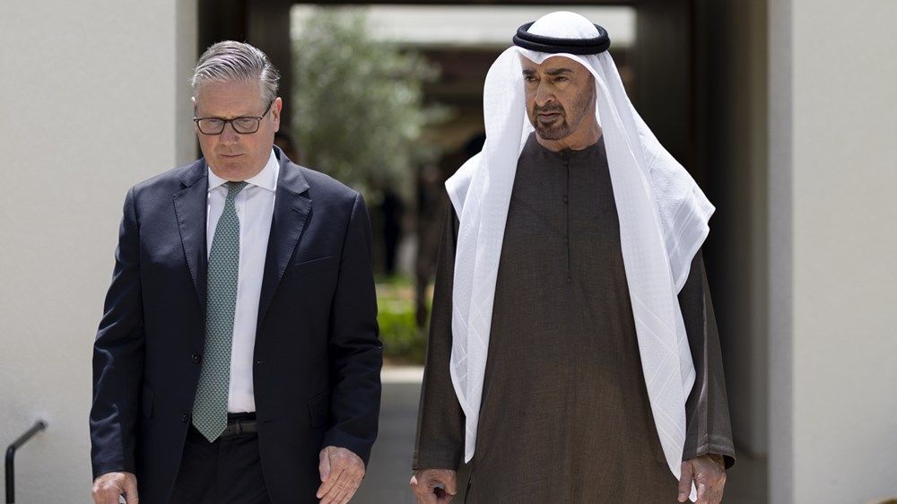 رئيس الدولة يستقبل رئيس وزراء بريطانيا ويبحث معه علاقات التعاون والتطورات الإقليمية