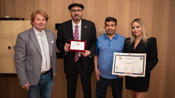 تقديراً لمسيرته الفكرية.. جمال السويدي يُتوَّج بجائزة «الأسد الذهبي»