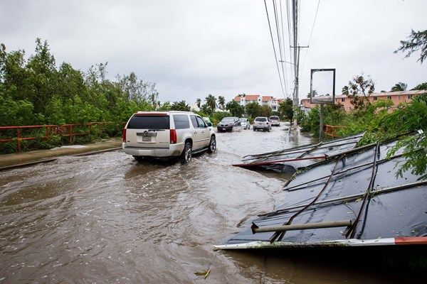 مقتل طفلة وإجلاء آلاف الأشخاص بسبب الفيضانات في الدومينيكان
