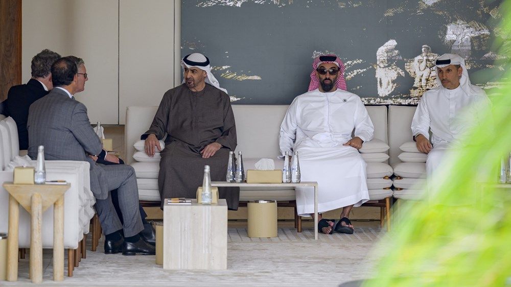 رئيس الدولة يستقبل رئيس وزراء بريطانيا ويبحث معه علاقات التعاون والتطورات الإقليمية