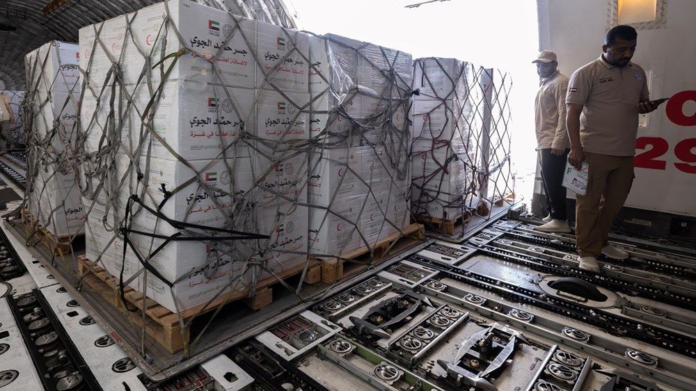 "الفارس الشهم 3".. طائرة مساعدات تصل العريش لدعم أهالي غزة ضمن "جسر حميد الجوي"