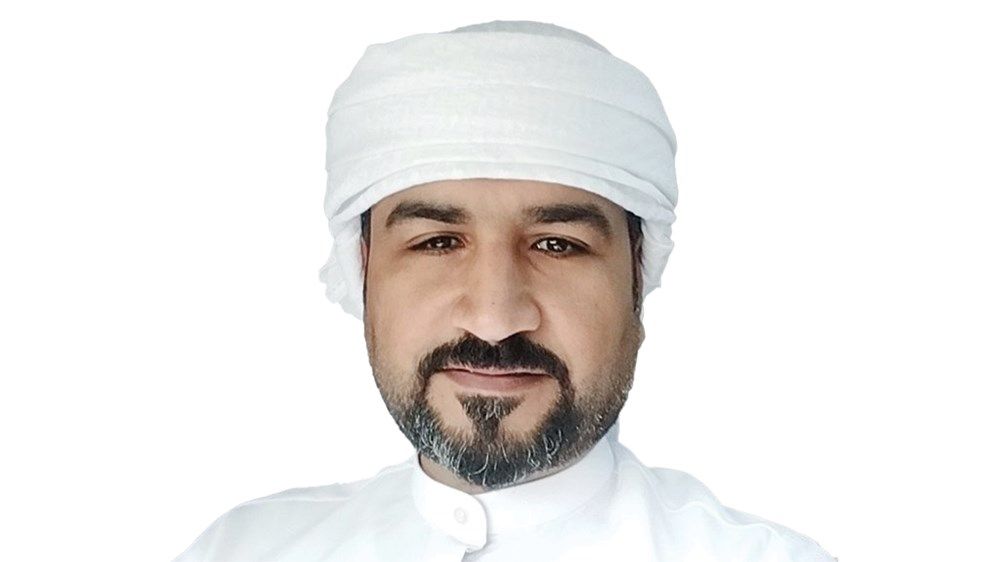 مواطنون: علَمنا يحمل تاريخاً من العزيمة والصمود