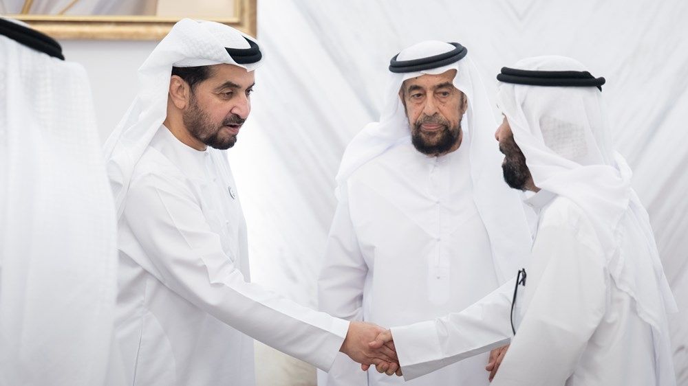 حمدان بن زايد يستقبل عدداً من المواطنين في قصر بينونة