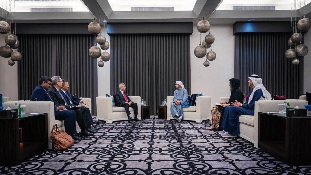 عبدالله بن زايد يستقبل وزير الشؤون الخارجية في الهند